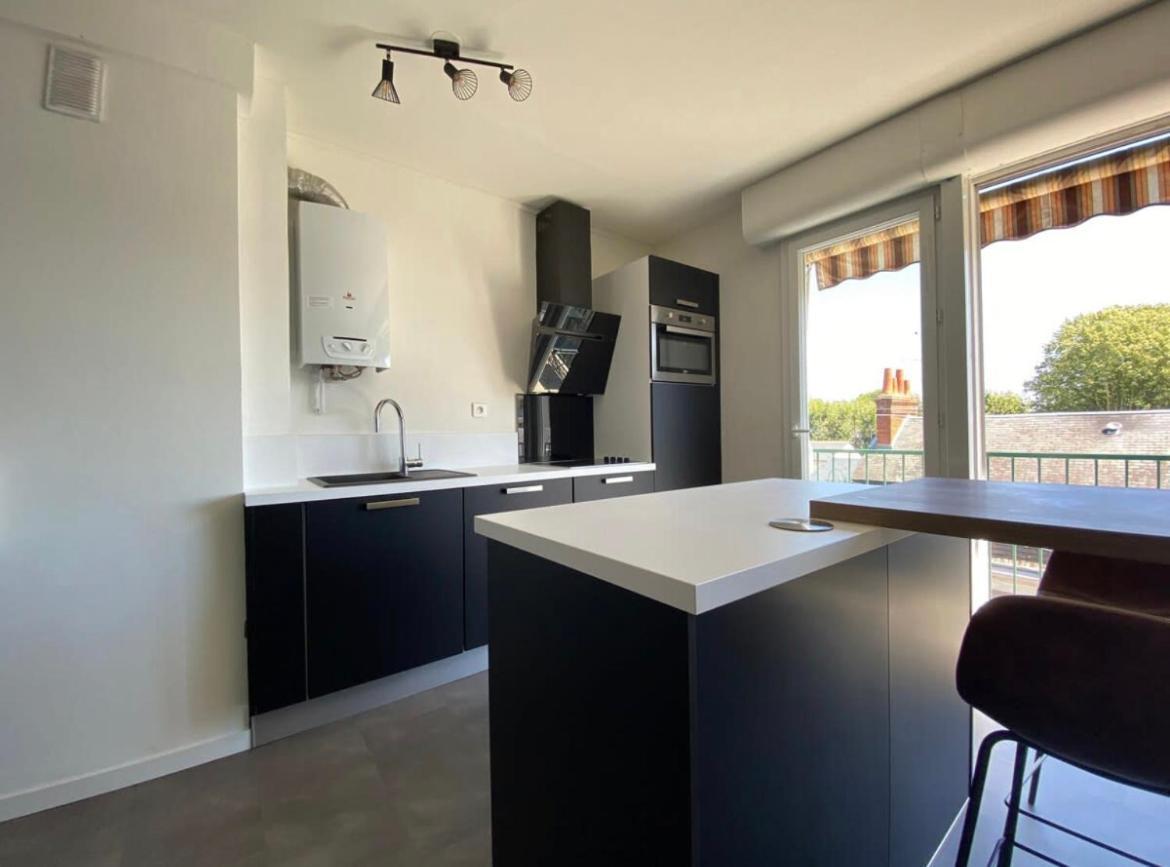 Ferienwohnung Vue Sur Les Toits De Tours Exterior foto