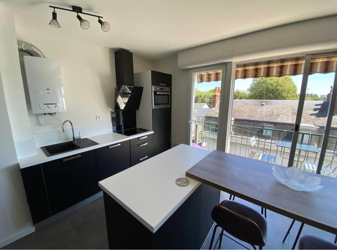Ferienwohnung Vue Sur Les Toits De Tours Exterior foto